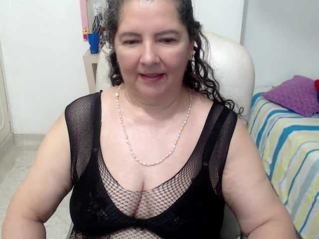 leonela-68 live cam