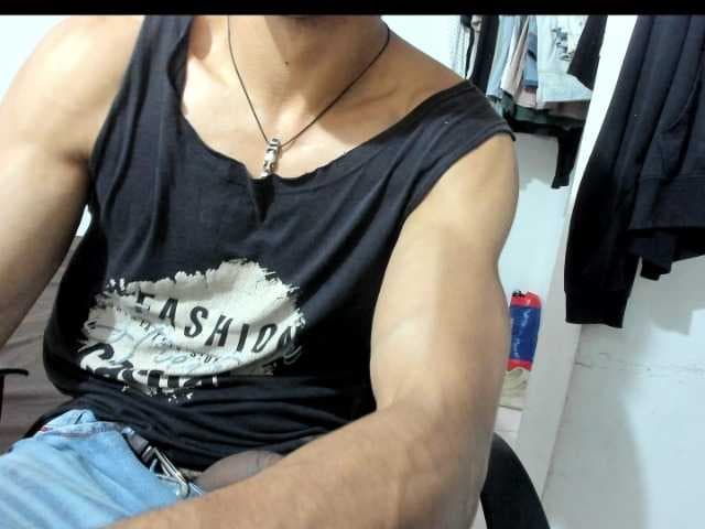 aquiles19 live cam