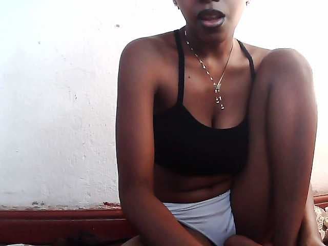 Elinah1 live cam