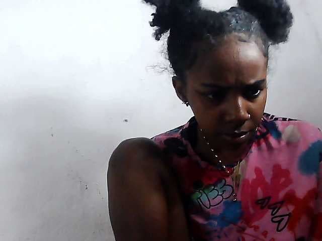Elinah1 live cam