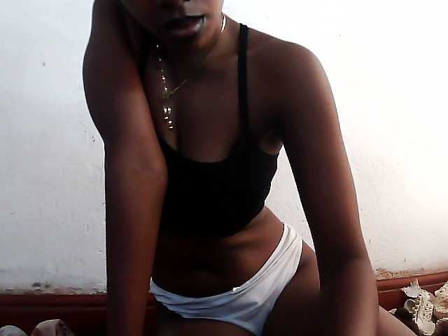 Elinah1 live cam