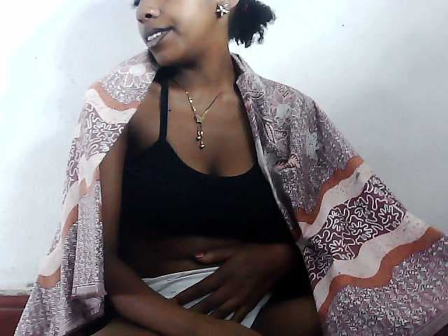 Elinah1 live cam