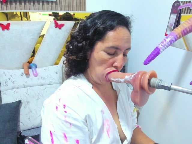 Luna-Naughty1 live cam