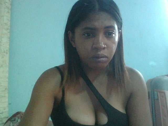 Raheli95 live cam