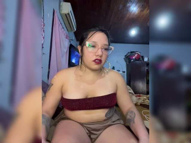 aura22 live cam