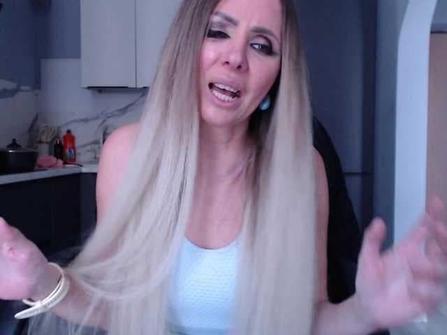 blondalina live cam on BongaCams