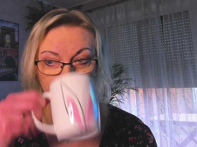 SoftVANESSA live cam on BongaCams