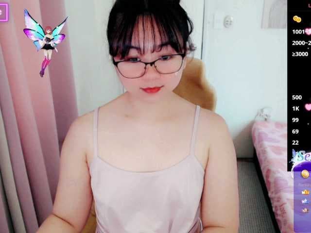 MCutie live cam