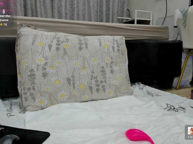 Wowsquirtx1 live cam