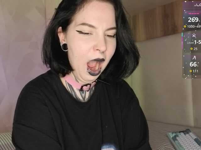 Vivi-Squirrel live cam