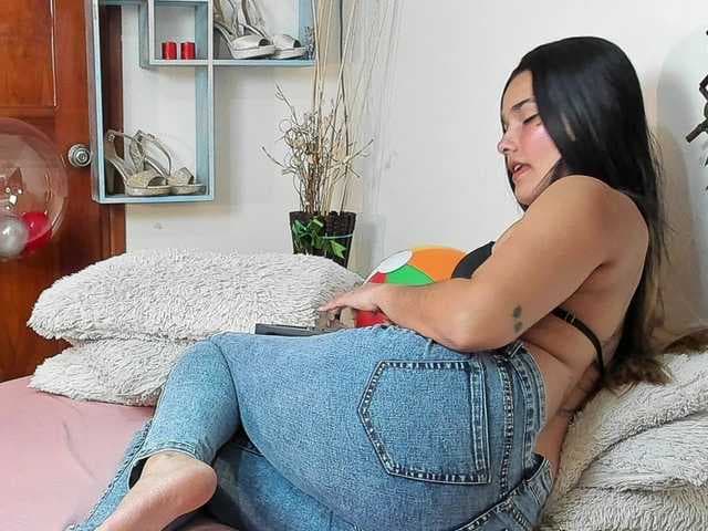 DestinyHills live cam