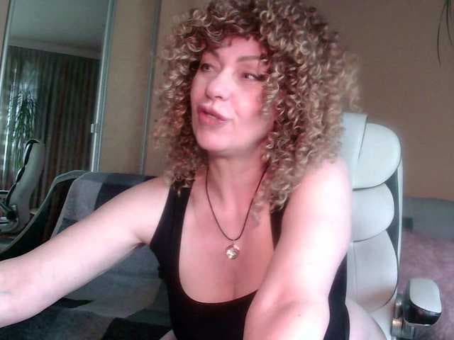 Kleo77777 live cam on BongaCams