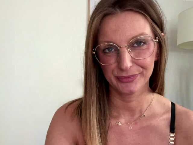 RachellaFox live cam