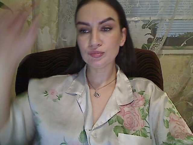 SerafimaArt live cam