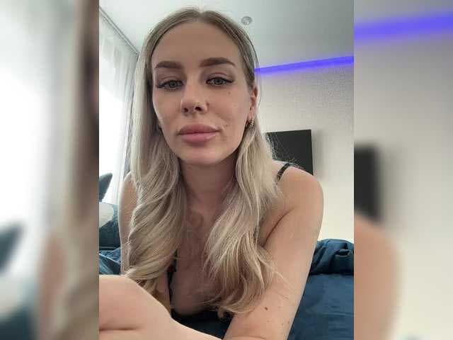 Lovensesgirl live cam