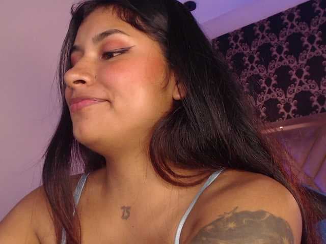 ChantalPetit live cam