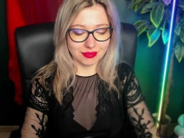 xxHeidiLove live cam