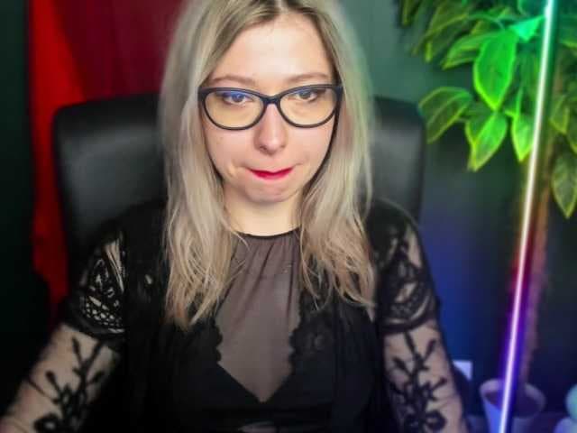 xxHeidiLove live cam