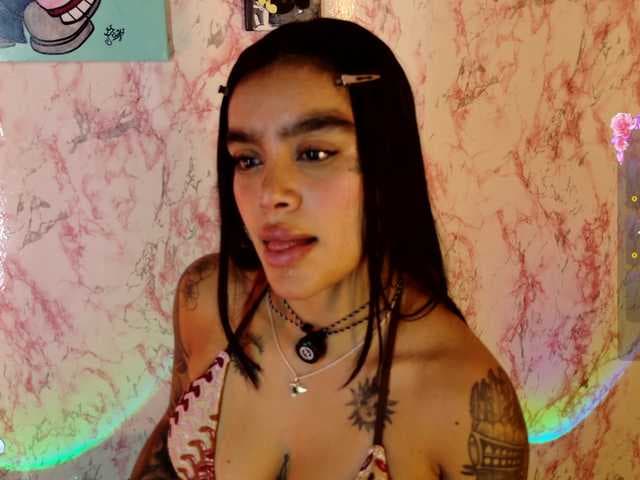laurencamila1 live cam on BongaCams