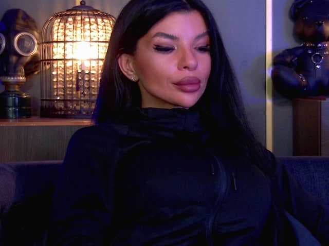 EleniaDevons live cam