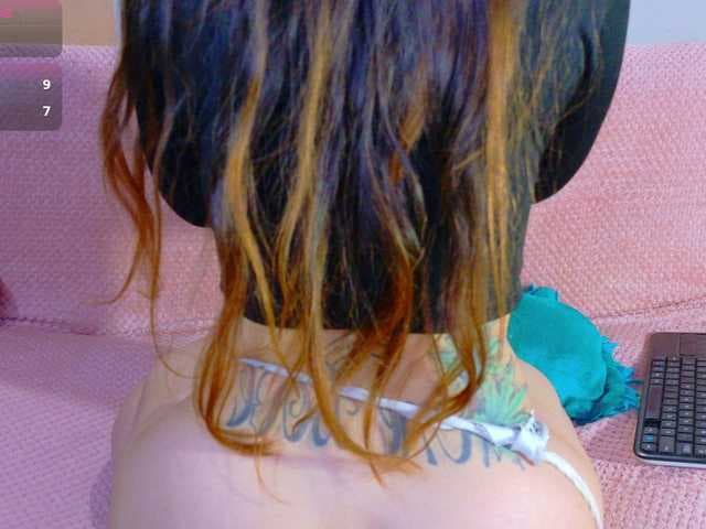 isabelle-adj1 live cam