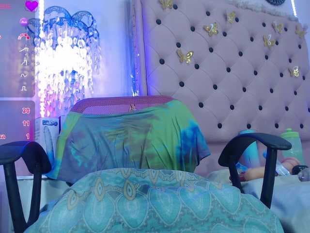 EmmaPink3 live cam on BongaCams