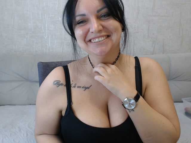 JenniferTheChic live cam on BongaCams