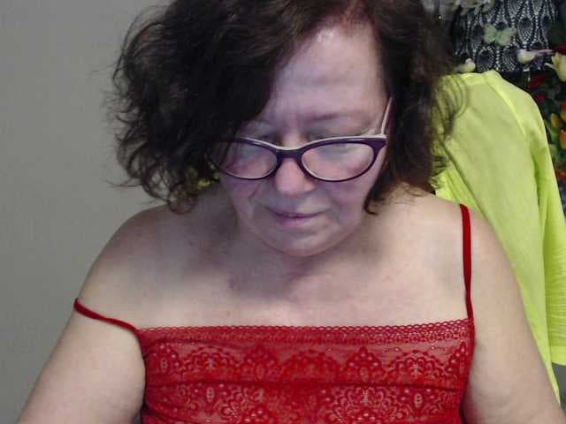 flirty-adele live cam