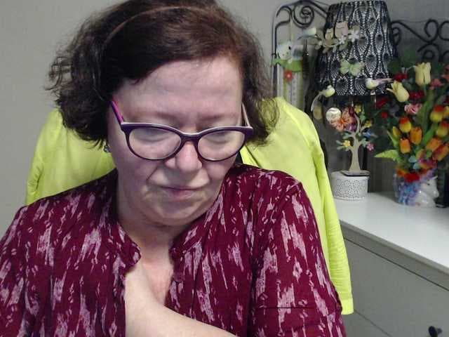 flirty-adele live cam