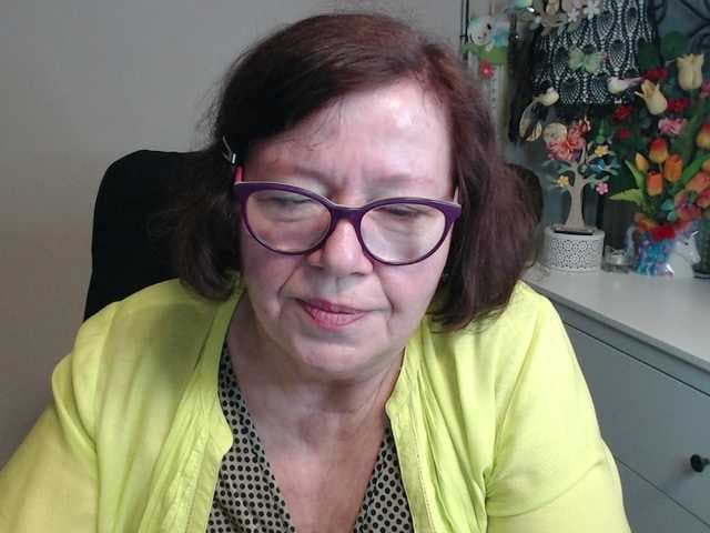 flirty-adele live cam