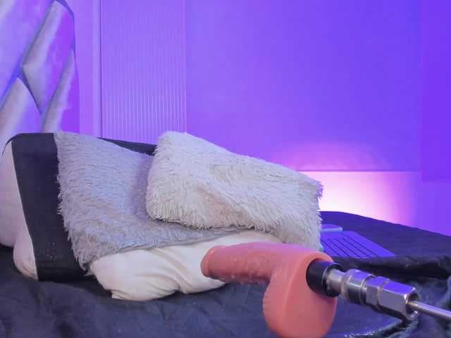 Gisell-Montoy live cam