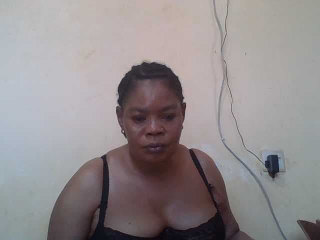 Sexydove live cam on BongaCams