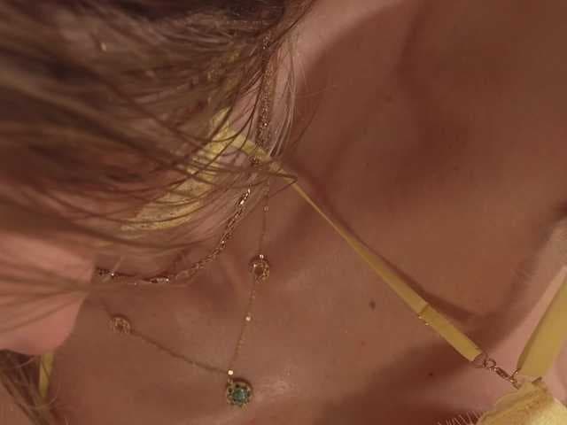 HeyBanana live cam on BongaCams