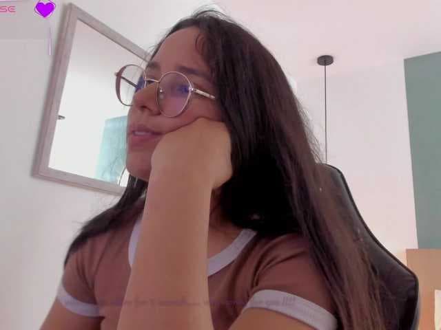 lucy-blue28 live cam