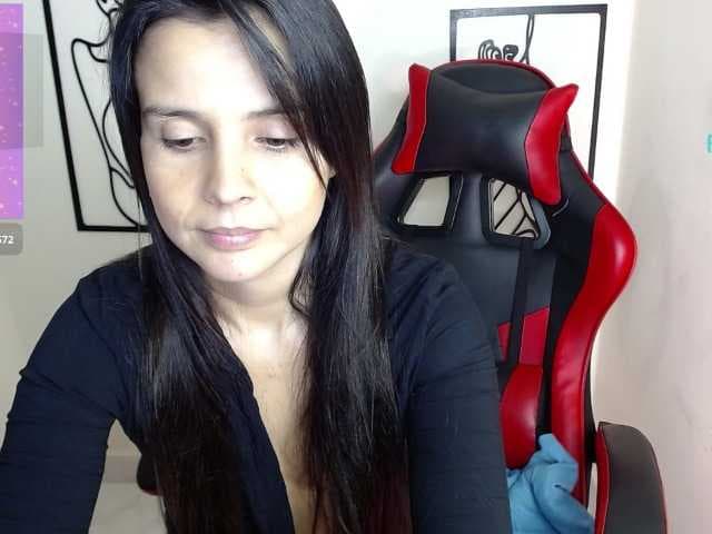 MiaRobinn live cam