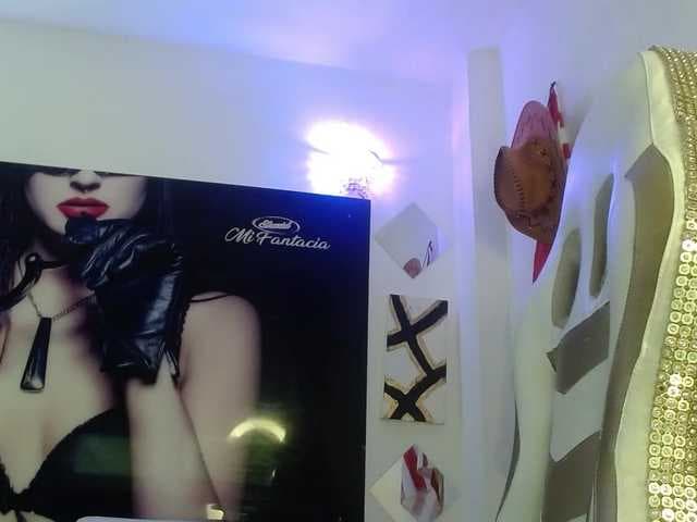 Perladorada live cam on BongaCams