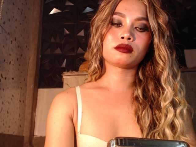 Majas_suckablecock live cam