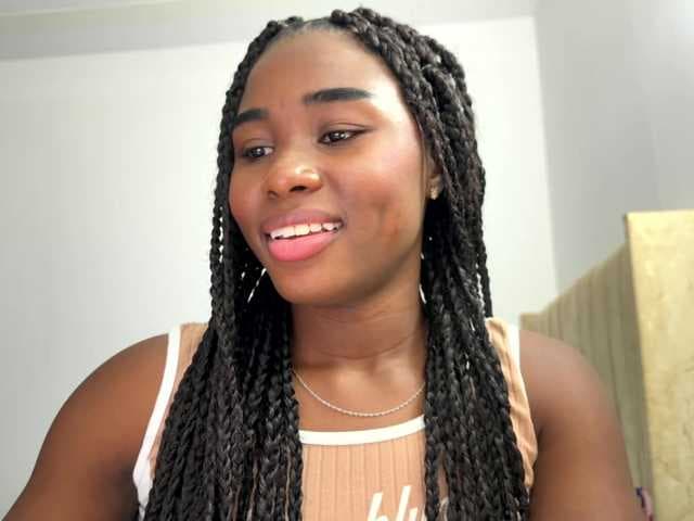 Sara_muscle live cam