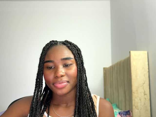 Sara_muscle live cam on BongaCams