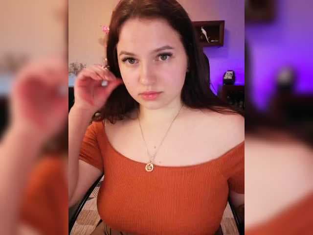 JuliaHesperaks live cam