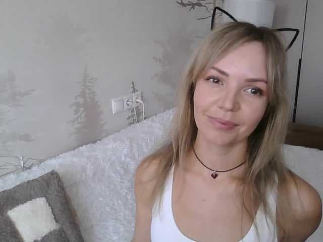 Red_Rose_98 live cam on BongaCams