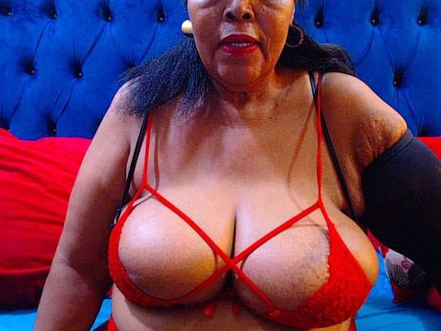 Ebonycandy10 live cam