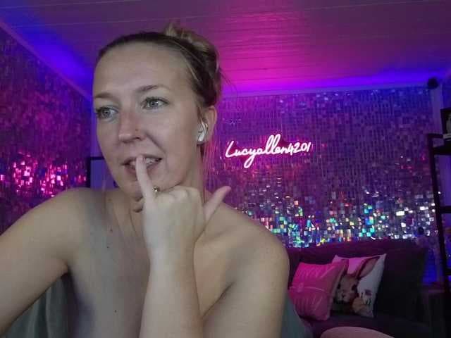 lucyallen4201 live cam on BongaCams
