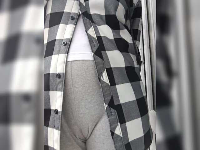 naked_taxi_dispatcher live cam on BongaCams