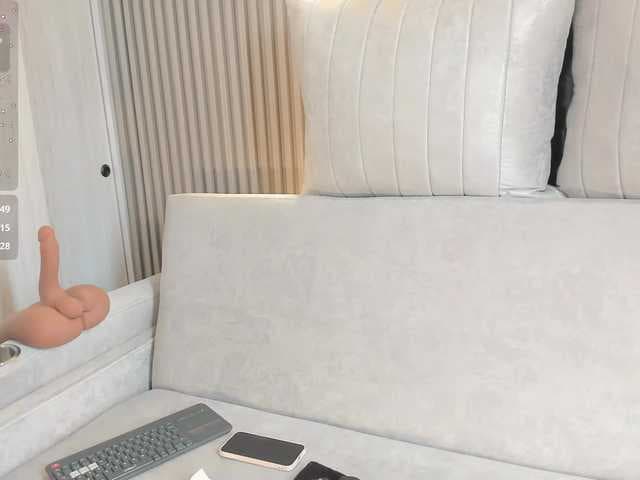 CarolineGrace live cam on BongaCams