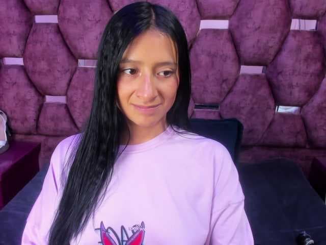 SharlotRodriguez live cam