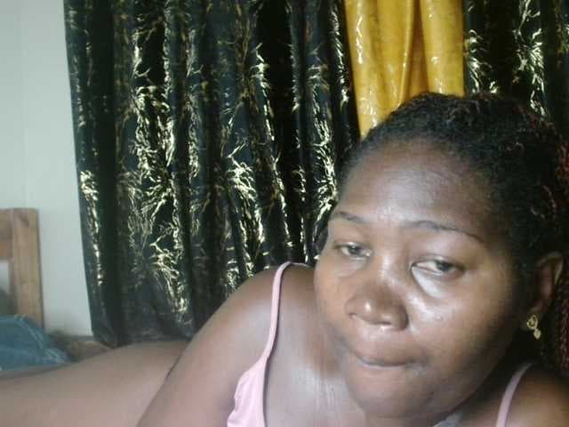 Sexxy-pretty24 live cam