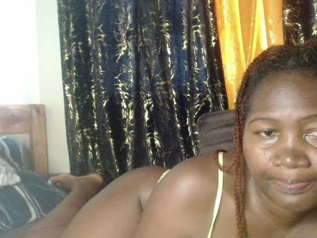 Sexxy-pretty24 live cam