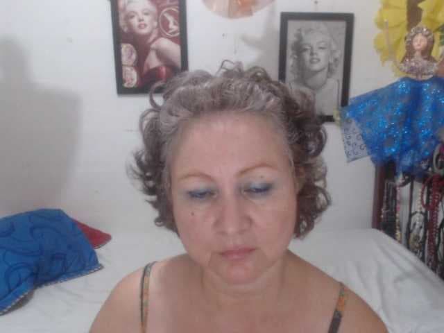 LADYQUEEN520 live cam