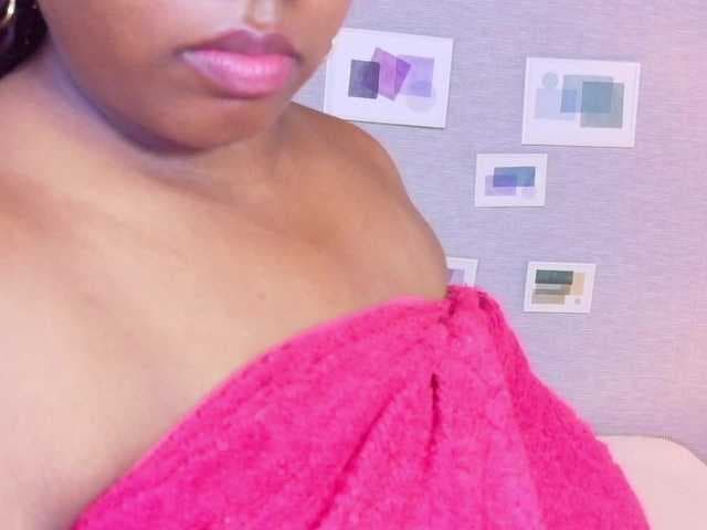 juicy-tits69 live cam